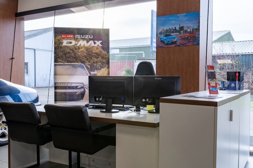 Common Image dinesten_images_1771932854.jpg Receptionist | Auto Landegent